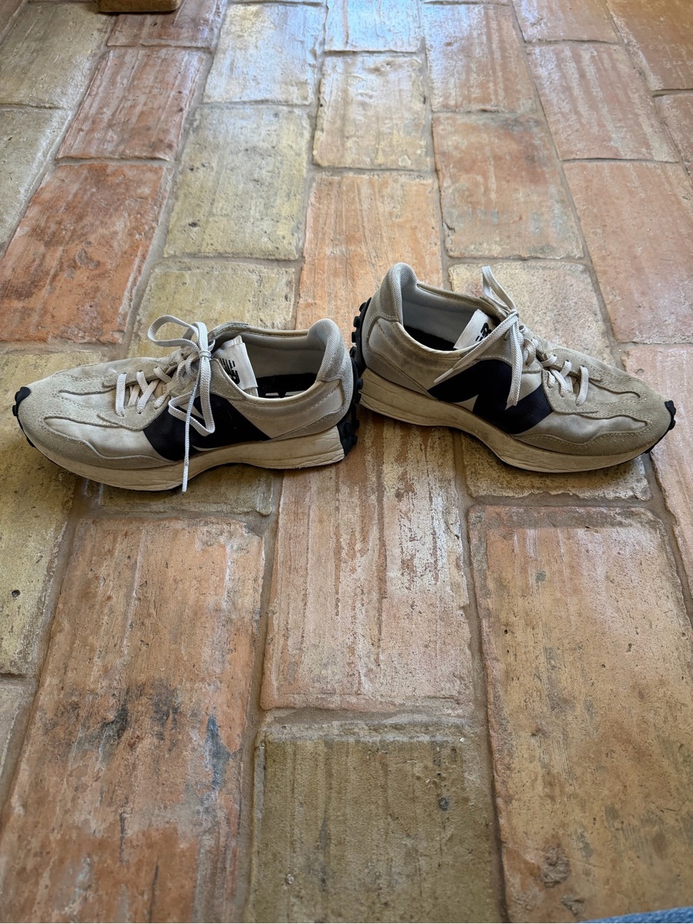 Women’s New Balance 327